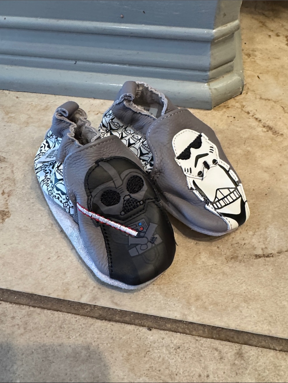 Robeez Star Wars The Empire Leather shoes size 12-18M